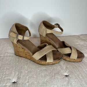 Toms Wedges Tan Size 9.5